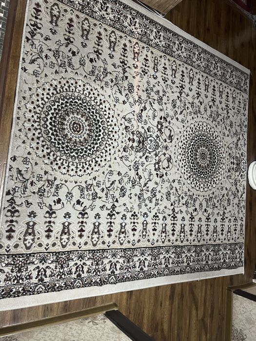 Гиламлар б/у.Ковры б/у.Сиз таклиф килган нархга бервораман.