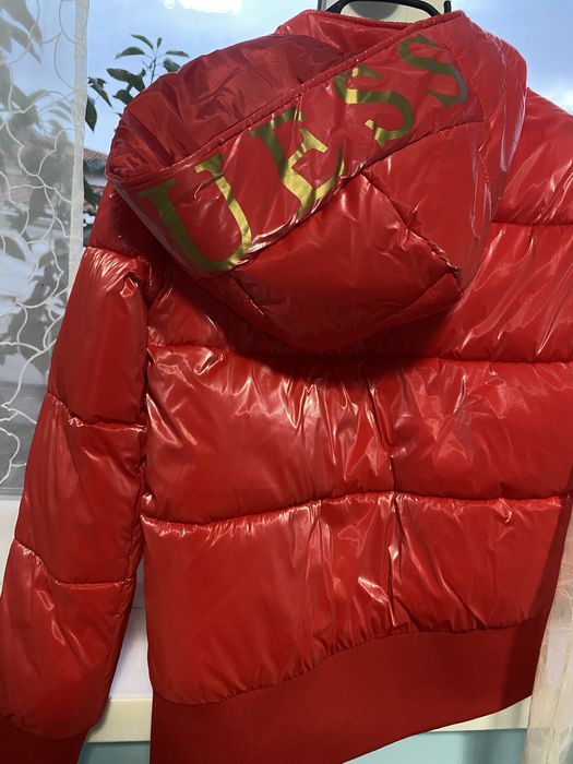 Зимно яке GUESS….