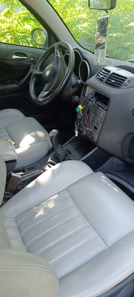 Alfa Romeo 147  1.6