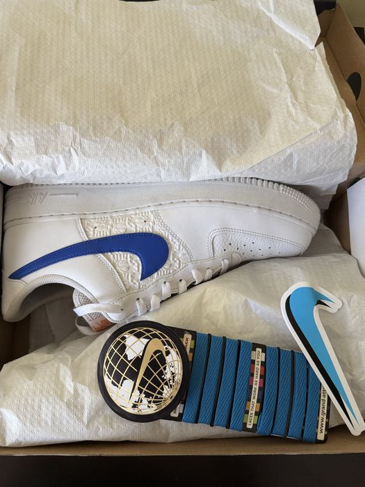Nike air force.