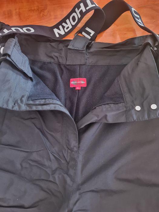 De vanzare  costum de schi