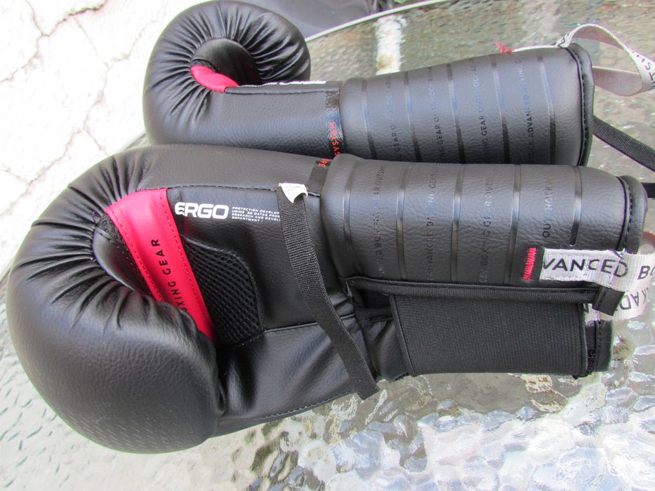 Боксови ръкавици Outshock BG500 Ergo 2.0