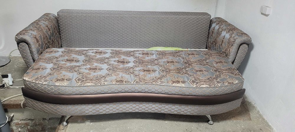 Диван в хорошем состоянии