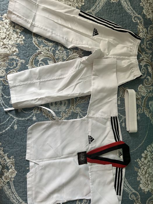Оригинальное кимоно от adidas