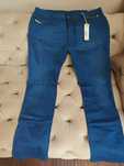Blugi Diesel + blugi Guess+ geacă blugi Guess toate originale noi .