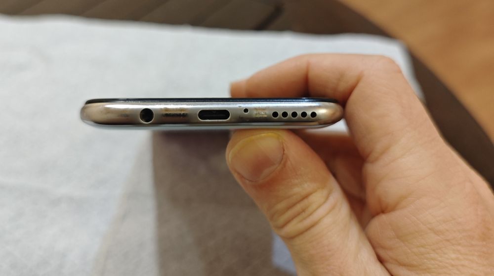 Смартфон Huawei P40 Lite