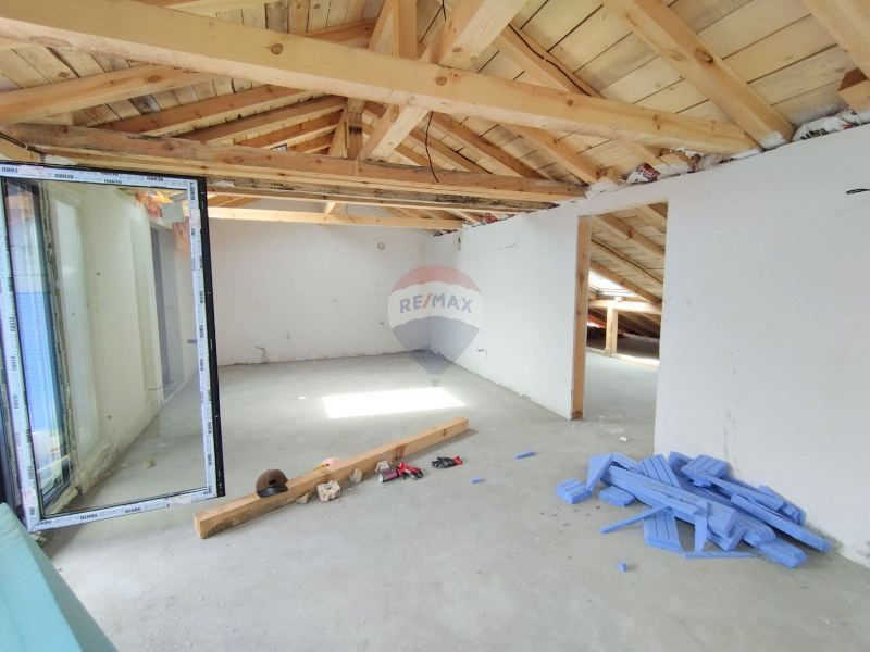 Продава се Многостаен апартамент в Варна, Виница - 237 кв.м за 1055 €/кв.м - Снимка #7