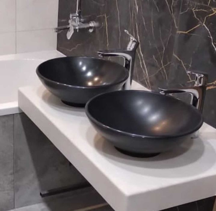 Cтолешница с двумя раковинами HS-410 в ванную. Искусственный мрамор.