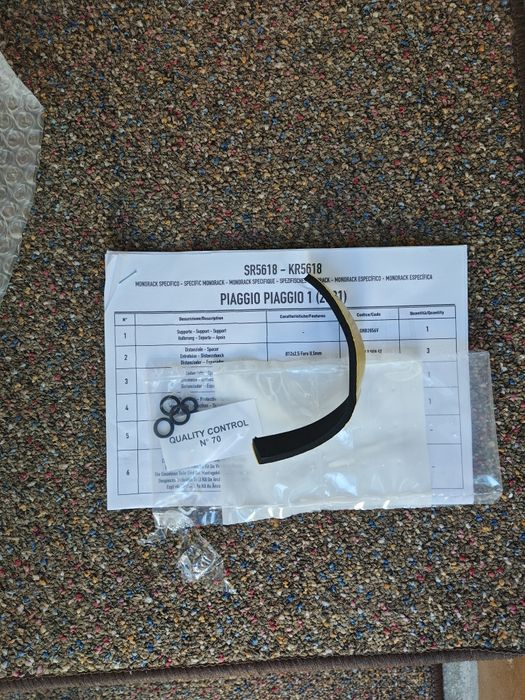 Accesorii NOI Piaggio 1: Parbriz Puig înalt + Suport Cutie Spate Givi