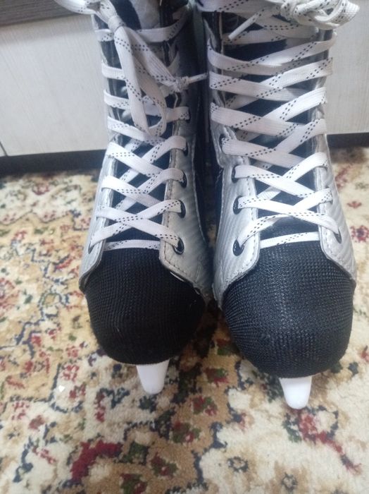 Продам каньки бу 40 размер