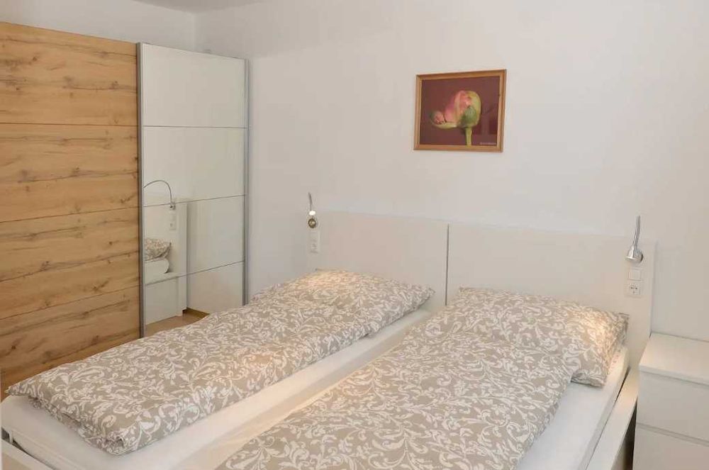 Дава се под наем Едностаен апартамент в Пловдив, Тракия - 46 кв.м за 255 € - Снимка #2