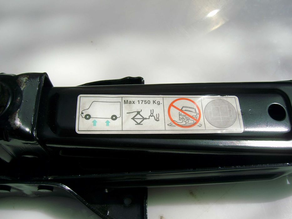 Крик - механичен крик - винтов крик