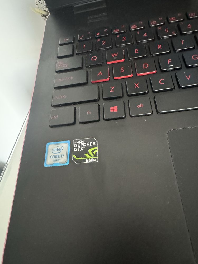 Laptop Asus Rog g551v gtx 960 m / i7 / 8 gb ram
