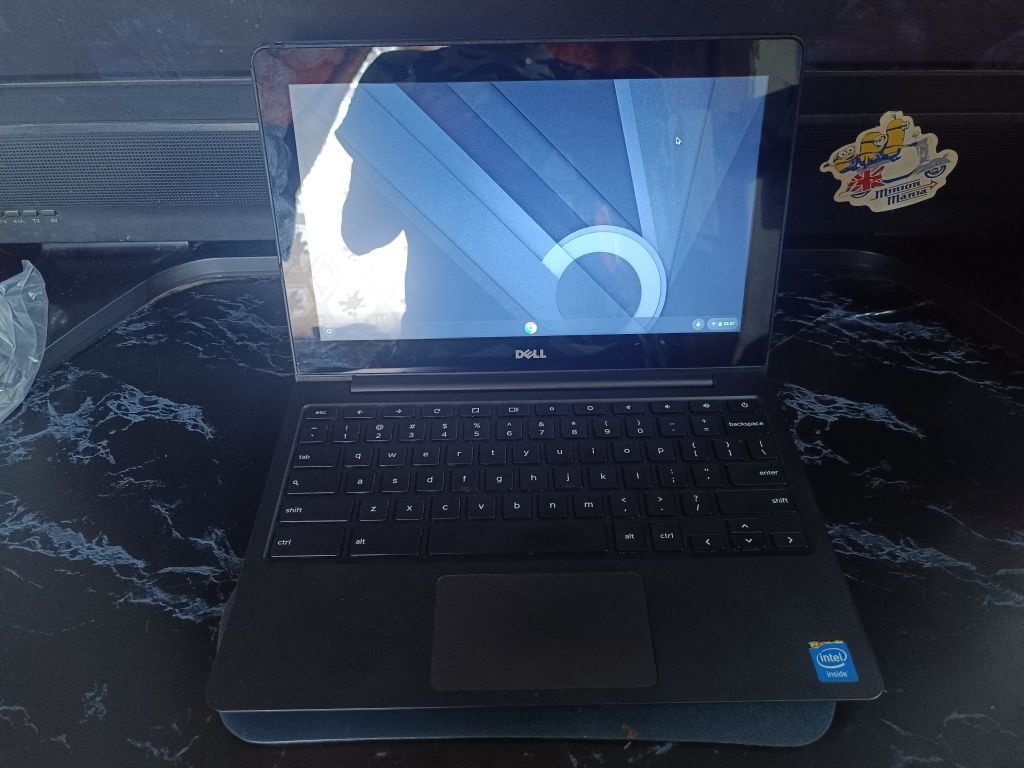 Laptop Dell (Chrome). pentru management