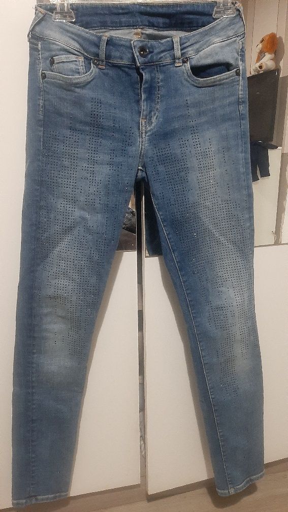 Дамски дънки Pepe jeans с камъни.