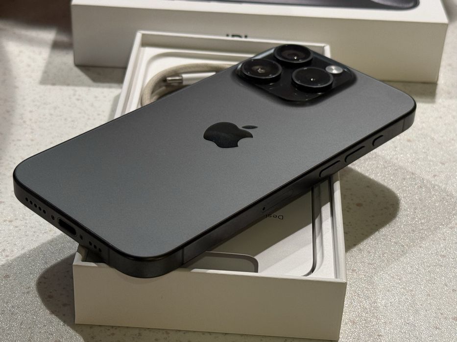 iPhone 15 Pro 128GB Black Titanium – Перфектен, Гаранция, 90% Батерия!
