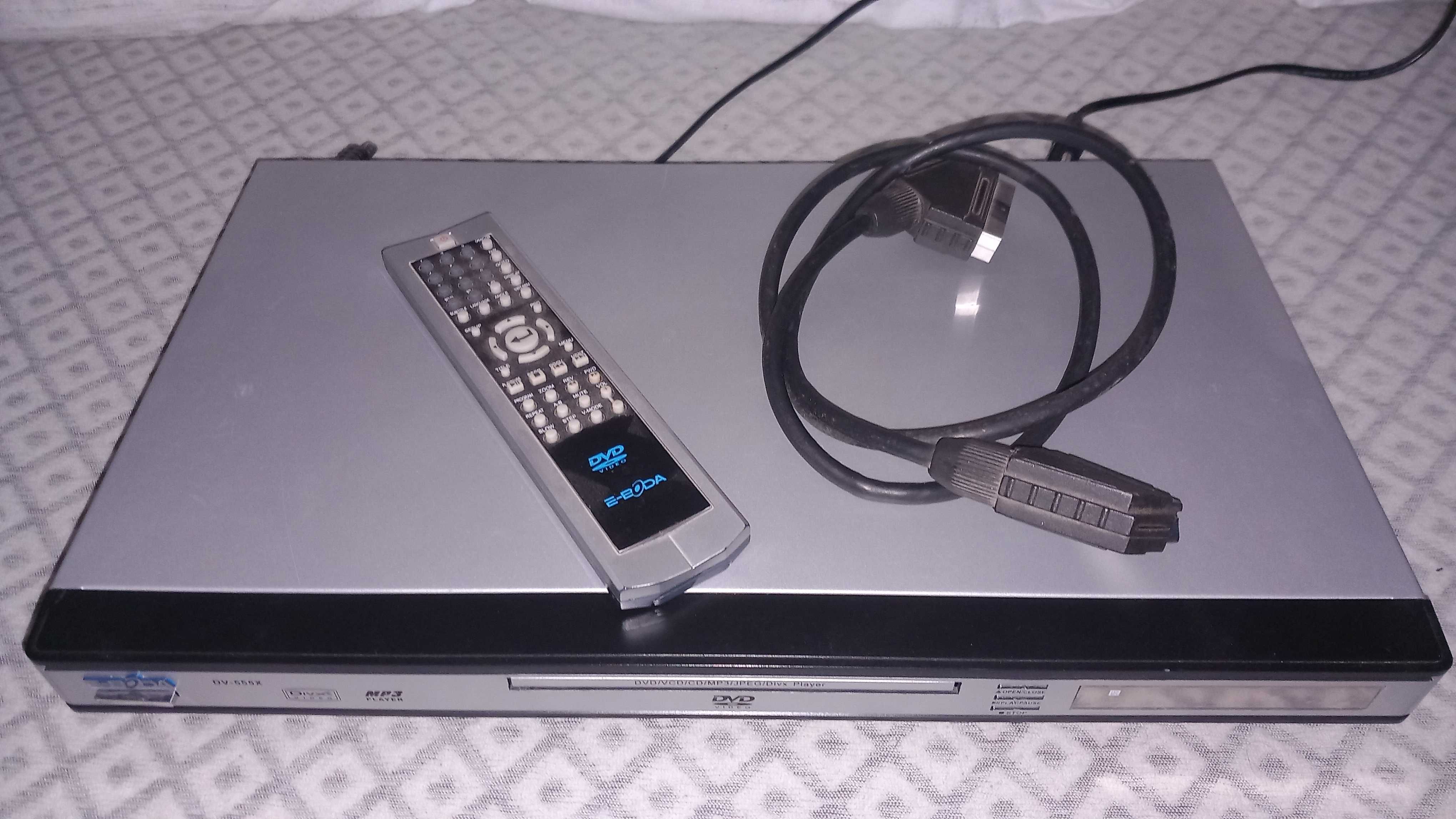 Receiver 5.1 Yamaha RX-V357 si DVD-Player Eboda DV-555X