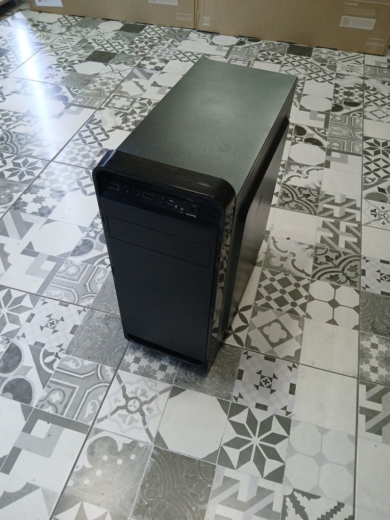 PC- Intel Xeon , 24 GB ram , Video Asus Strix 570