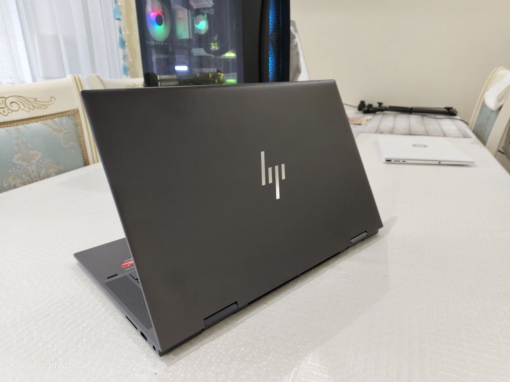 HP ENVY core i5 8GB Ram 512 SSD