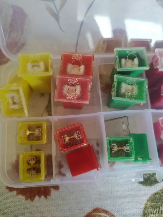 Предпазители за автомобили