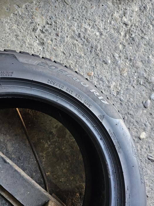 2 anvelope iarna 205 60 17 Pirelli 2019