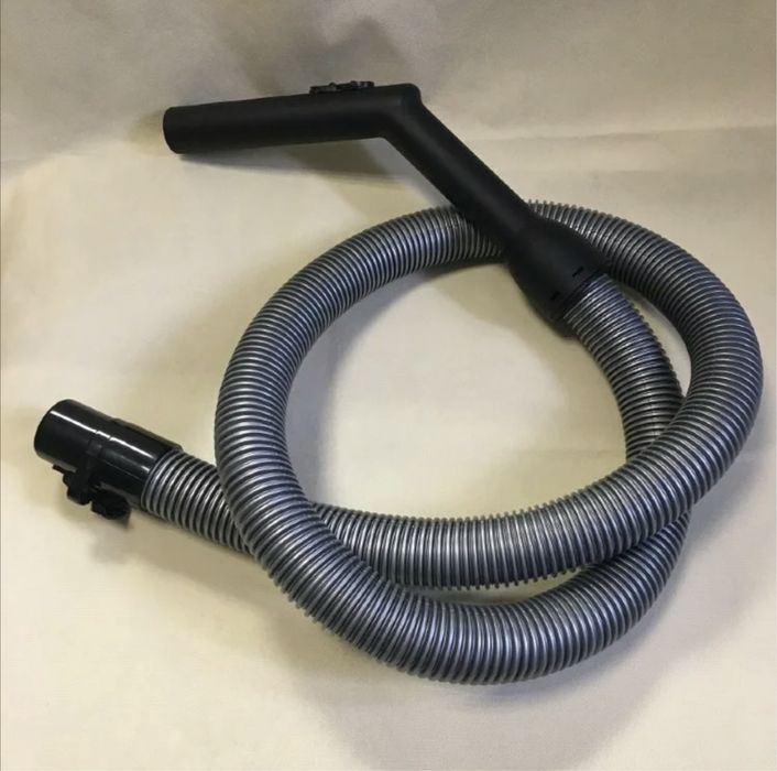 Оригинальный шланг на пылесос SAMSUNG(самсунг) 7000 тенге щетка 2000 т