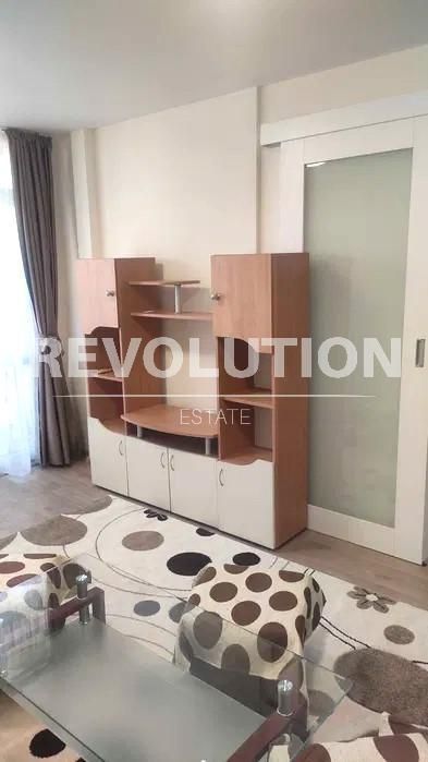 Дава се под наем Двустаен апартамент в Варна, Център - 50 кв.м за 375 € - Снимка #1