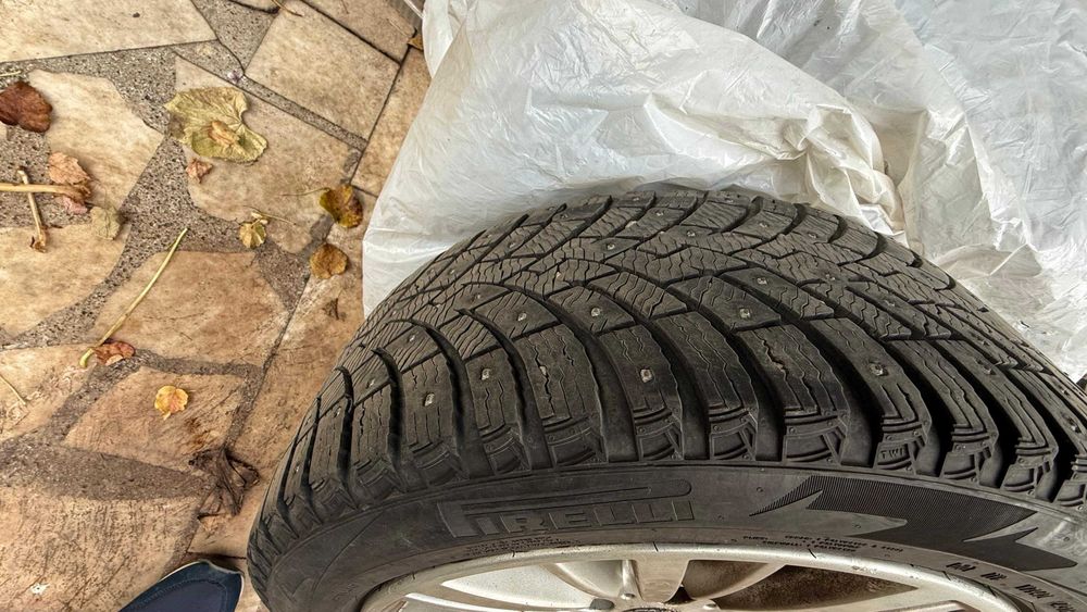 Anvelope iarna M+S 4 buc Pirelli 225/50 R18 Ice Zero 2 tinte metalice