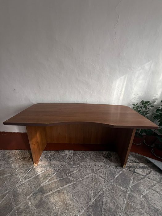 Продам стол компьютерный