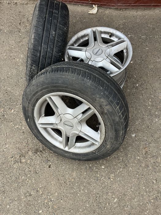 Jante r15. Stare foarte buna se potrivesc pe a4
