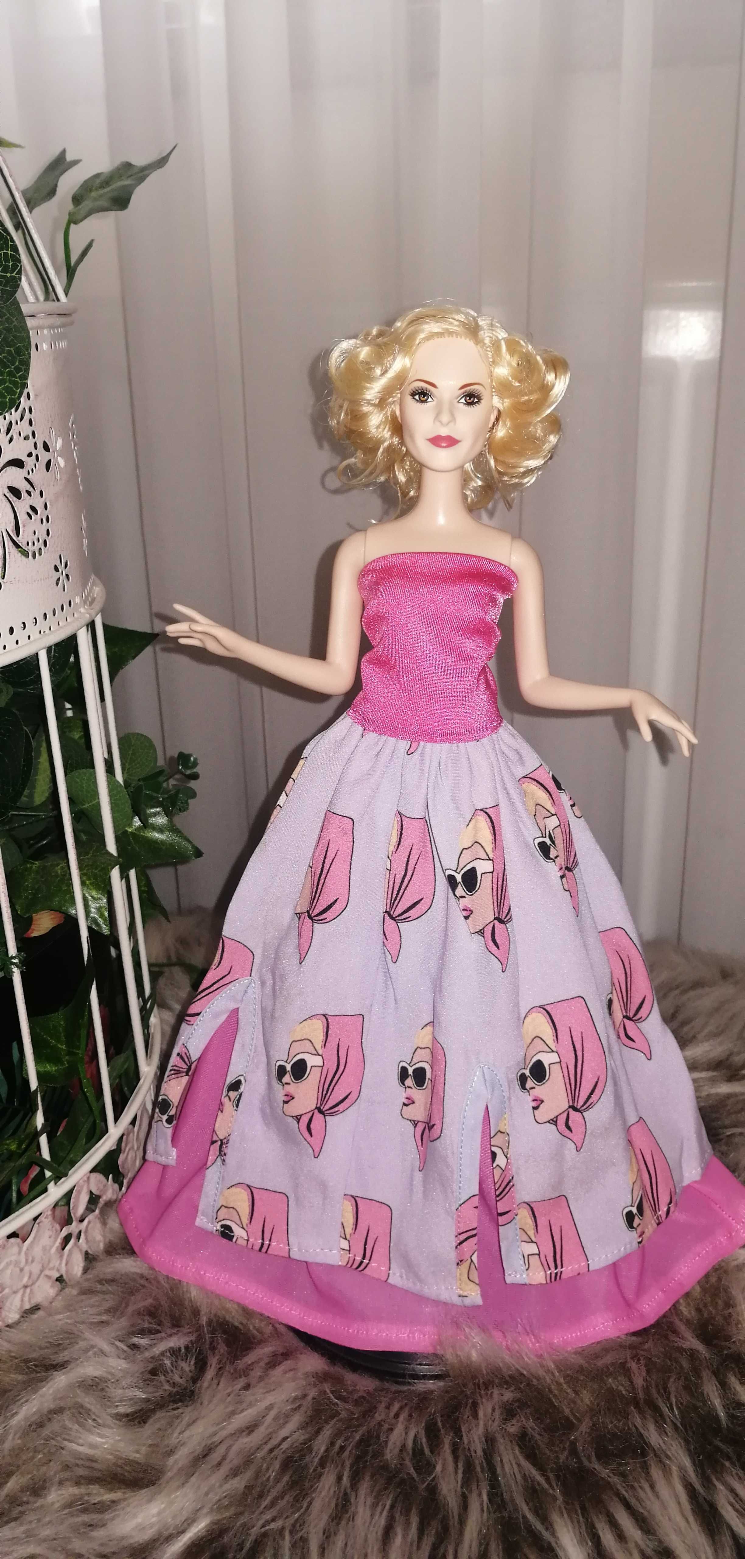 Set Roxy 8 rochite pt papusa Barbie, unicat, cusute la masina de cusut