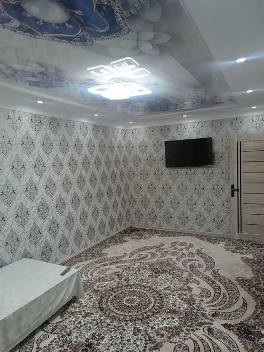 Продается квартира 3 комнатная 8 мкр 2 этаж