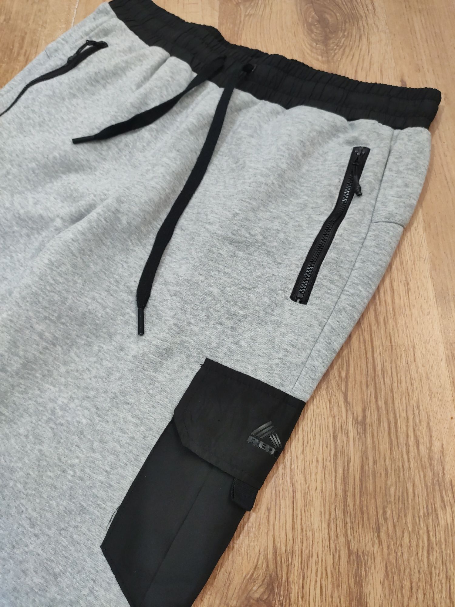 Pantaloni de trening Reebok RBX mărimea L