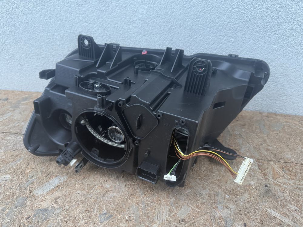 Far dreapta BMW X3 F25 Xenon Original Europa