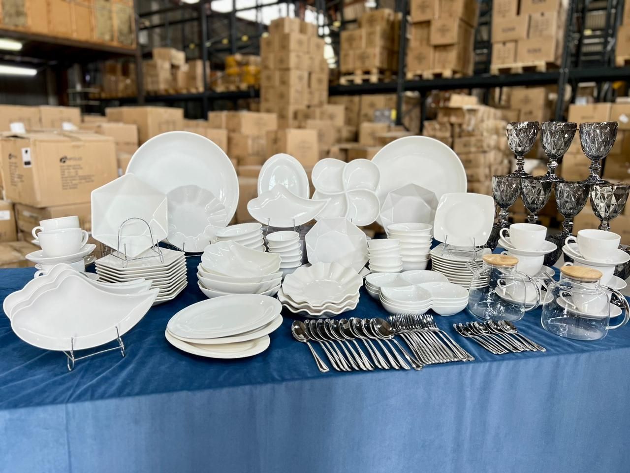Продам  белый набор посуды на кыз жасау 125000 тг