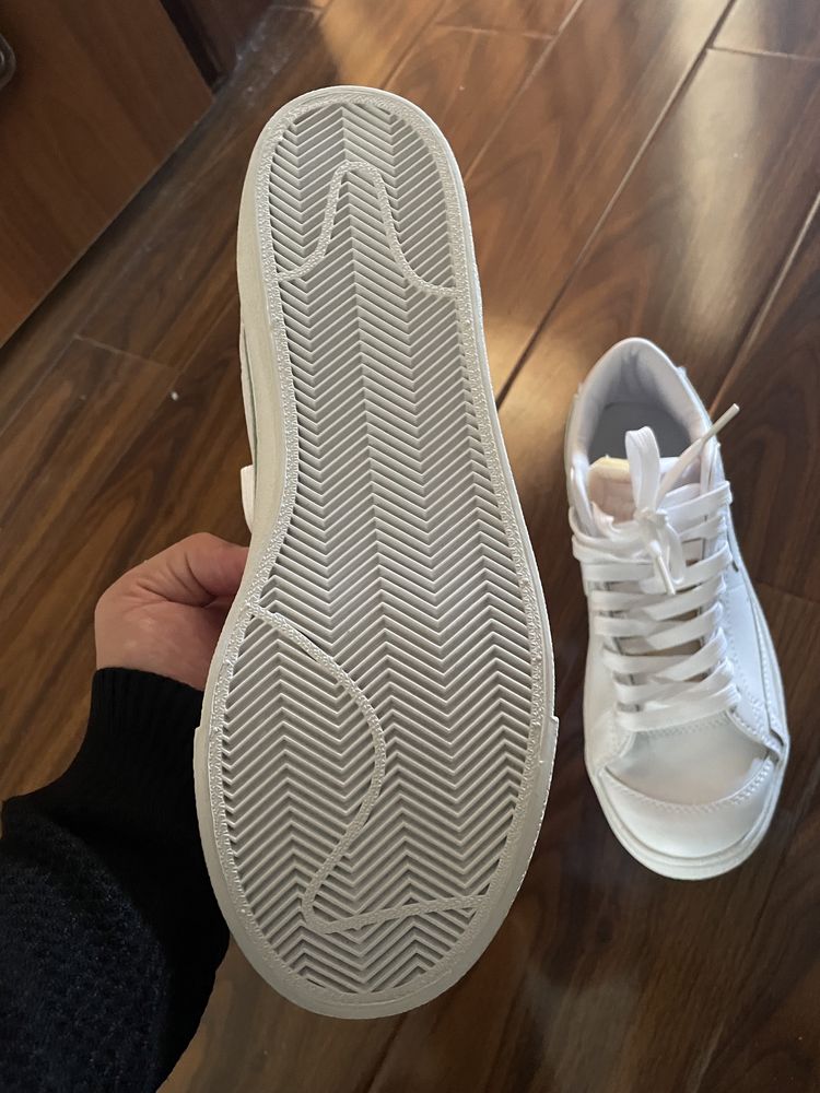 Красовки nike новые размер 40 мужские