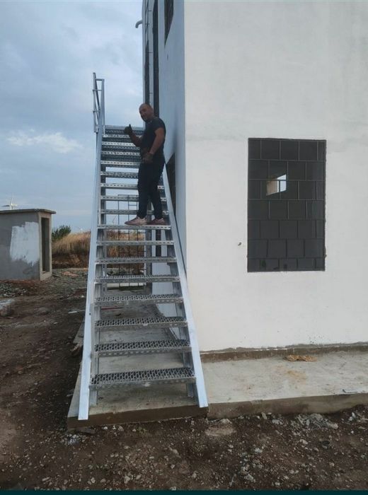 Confectionam scarii metalice zincate exterioare și pentru incendii , p