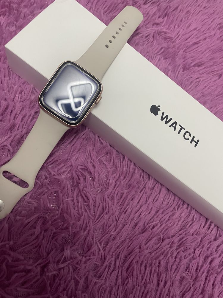 Продаю Apple Watch Se 44mm