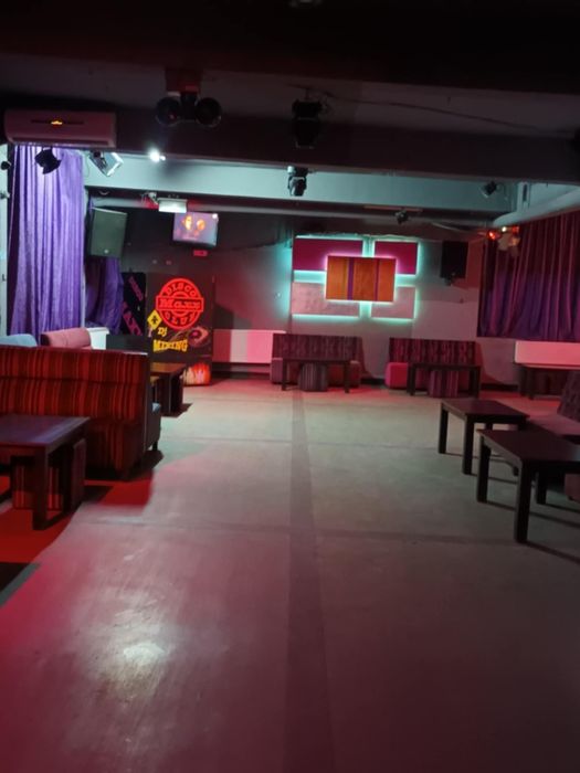 De vânzare Discoteca com Romanu