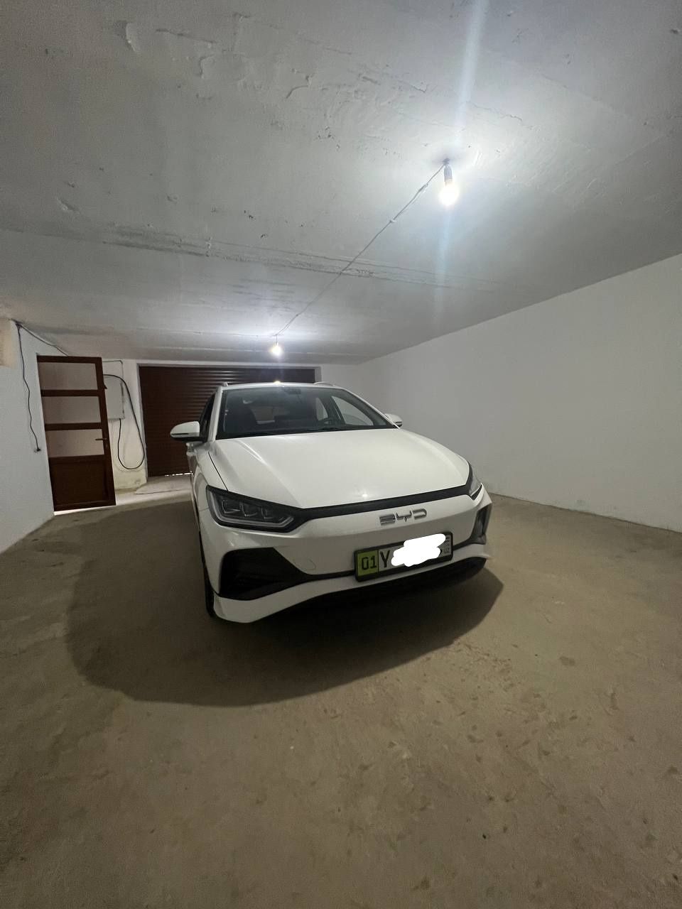 BYD E2 Oq rang RASMIDILERDAN olinhan 8 yil kafol