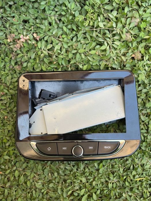 Teyes monitor uchu ramka tracker 2 onix uchun