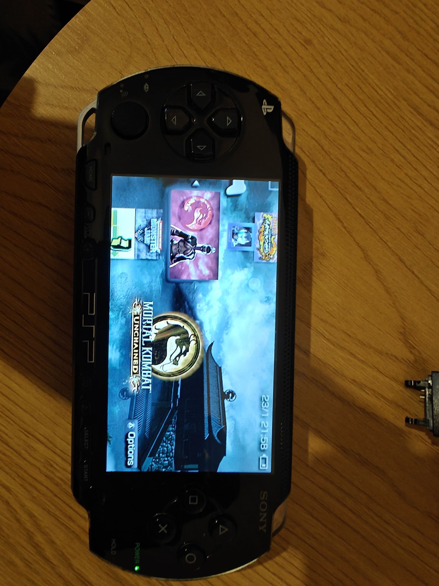 PSP конзола с 60+ игри