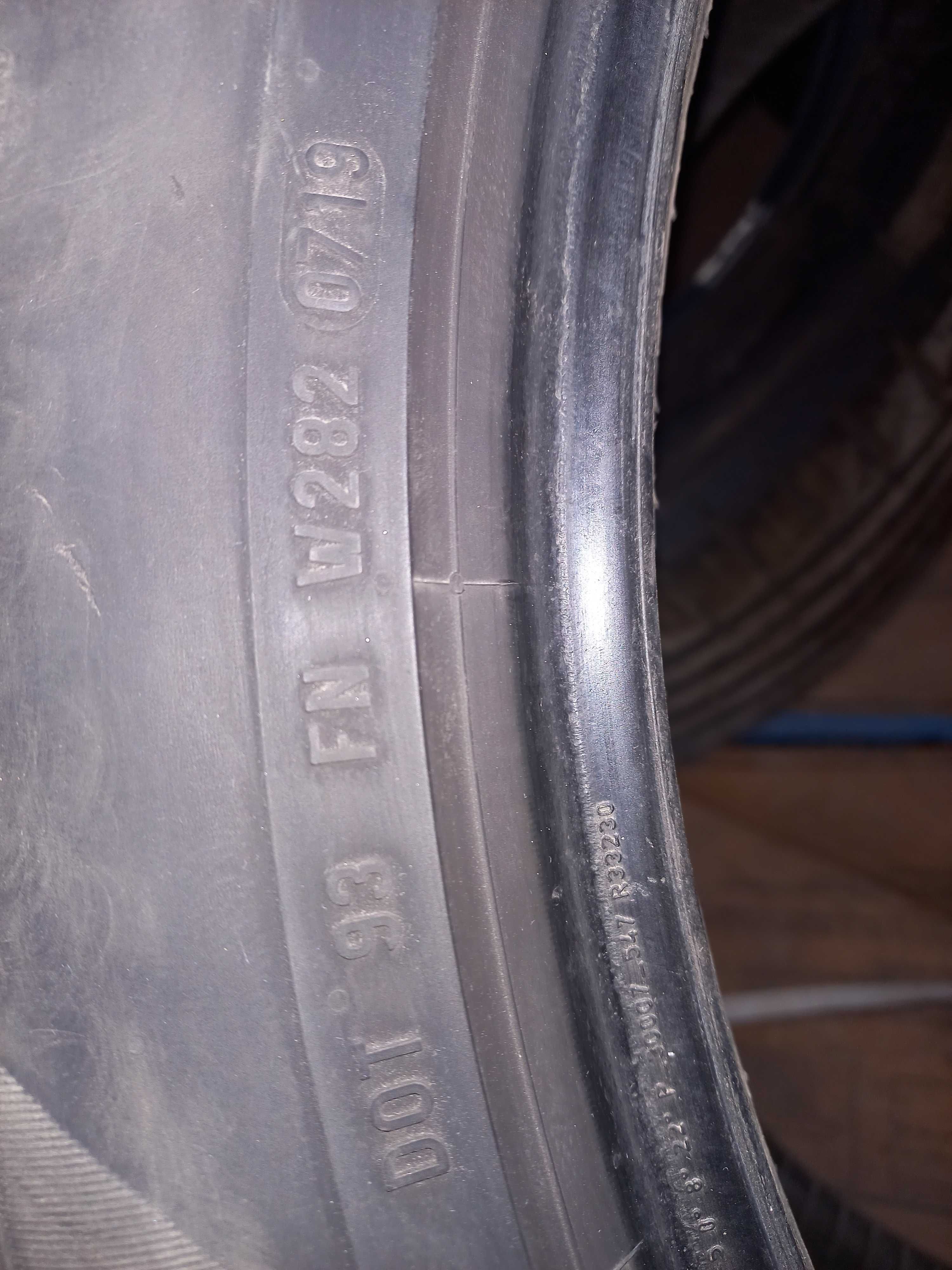 Гуми  Pirelli 285/40R21