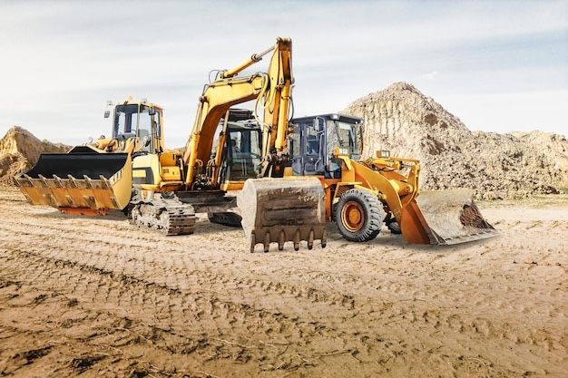 Выполним землянные работы или сдадим технику в аренду