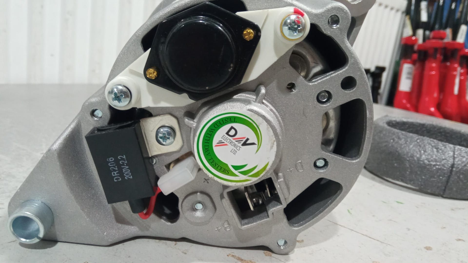 Alternator tractor fiat 12 v cu releu incorporat preț 650 lei este dis