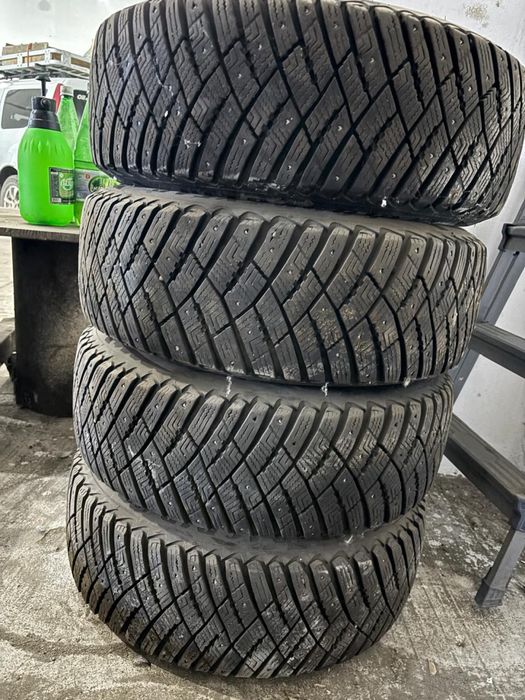 Продам шины на камри