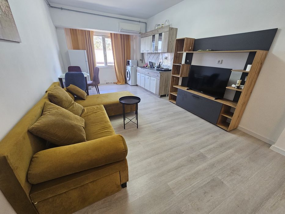 Aparat  2 Camere.  60 mp In Mamaia  nord.  Zona lydal   termen lung