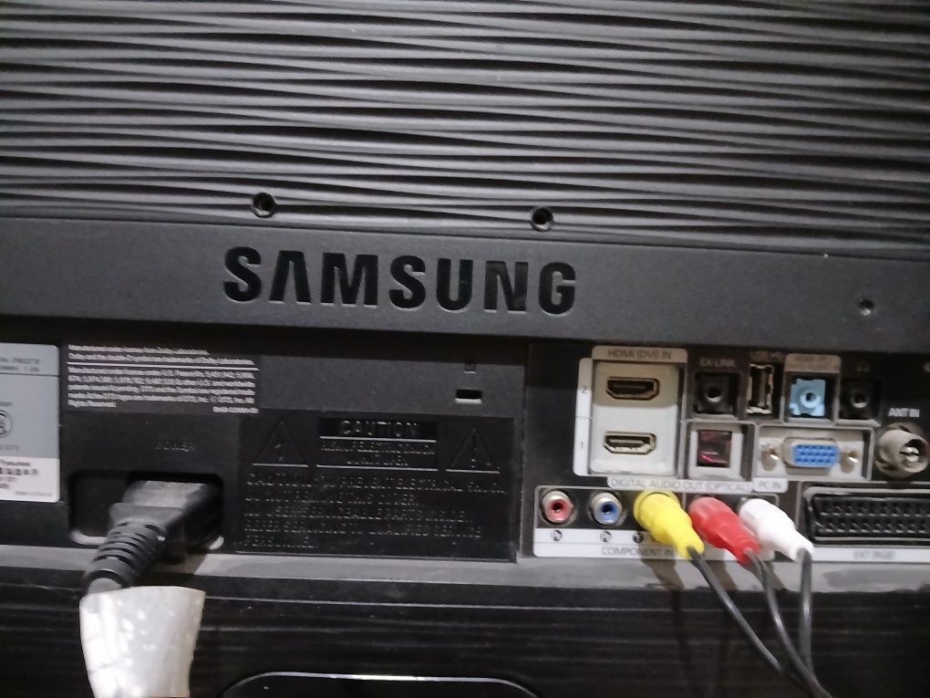 Продавам телевизор Samsung B2230HD  TV TUNER 21 ,5 incha