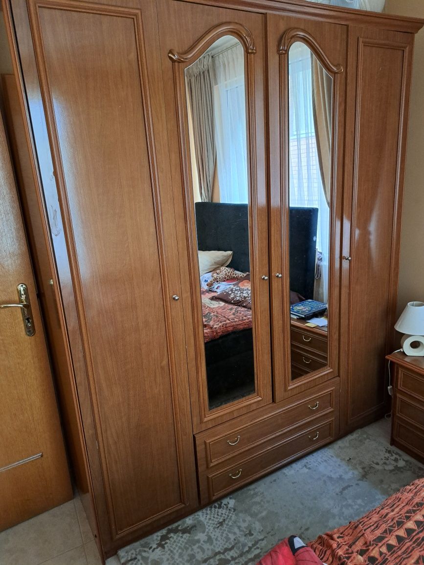 Дивани,гардероб,холни маси