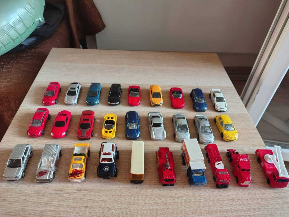 Hot Wheels колички и други.